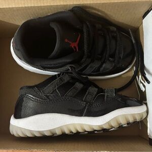 Jordan Kids Black and Red Sneakers